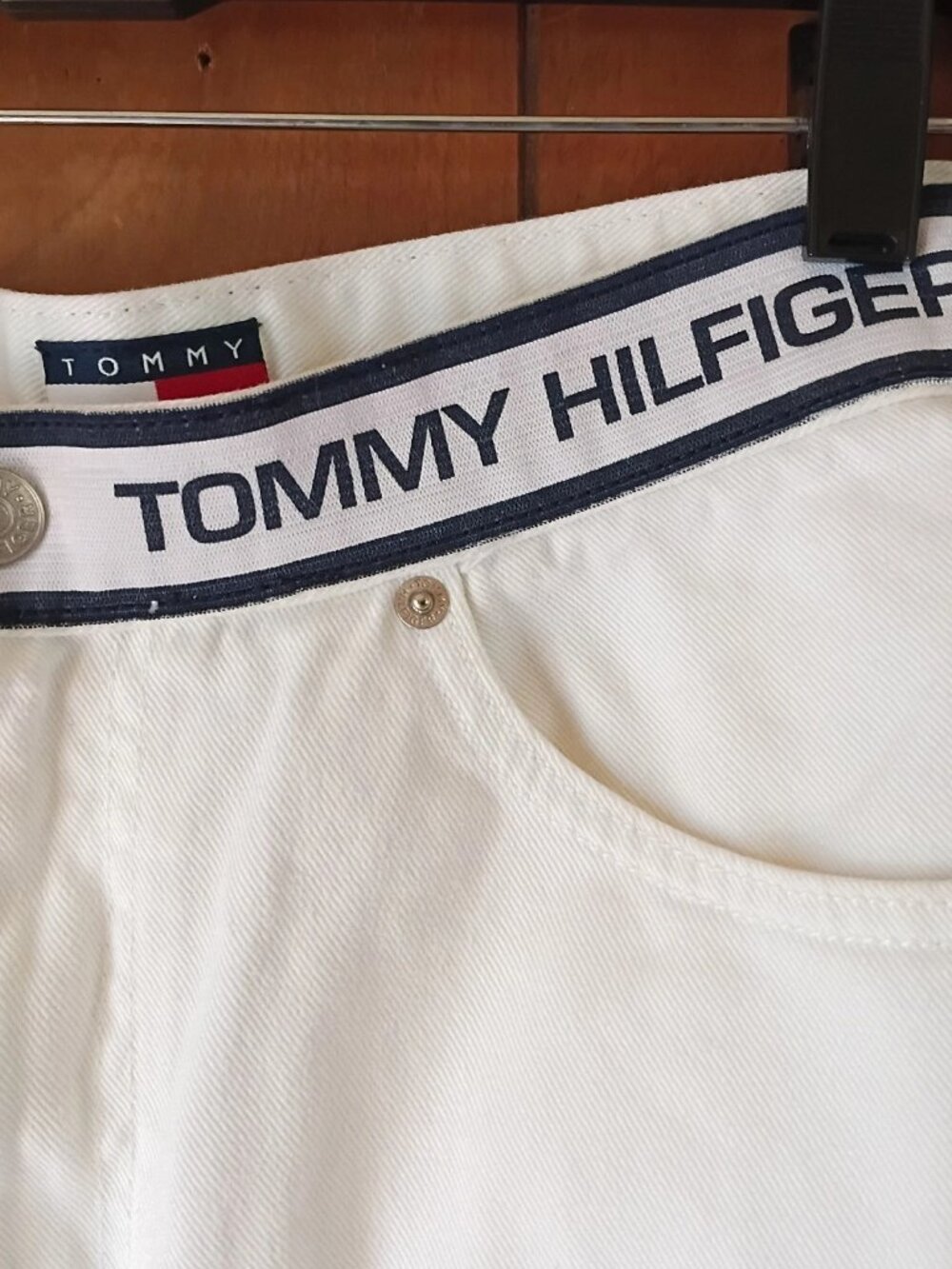 Tommy Hilfiger Jeans Women’s Size 12 White High Rise Straight Leg Cotton Logo - Picture 3 of 6